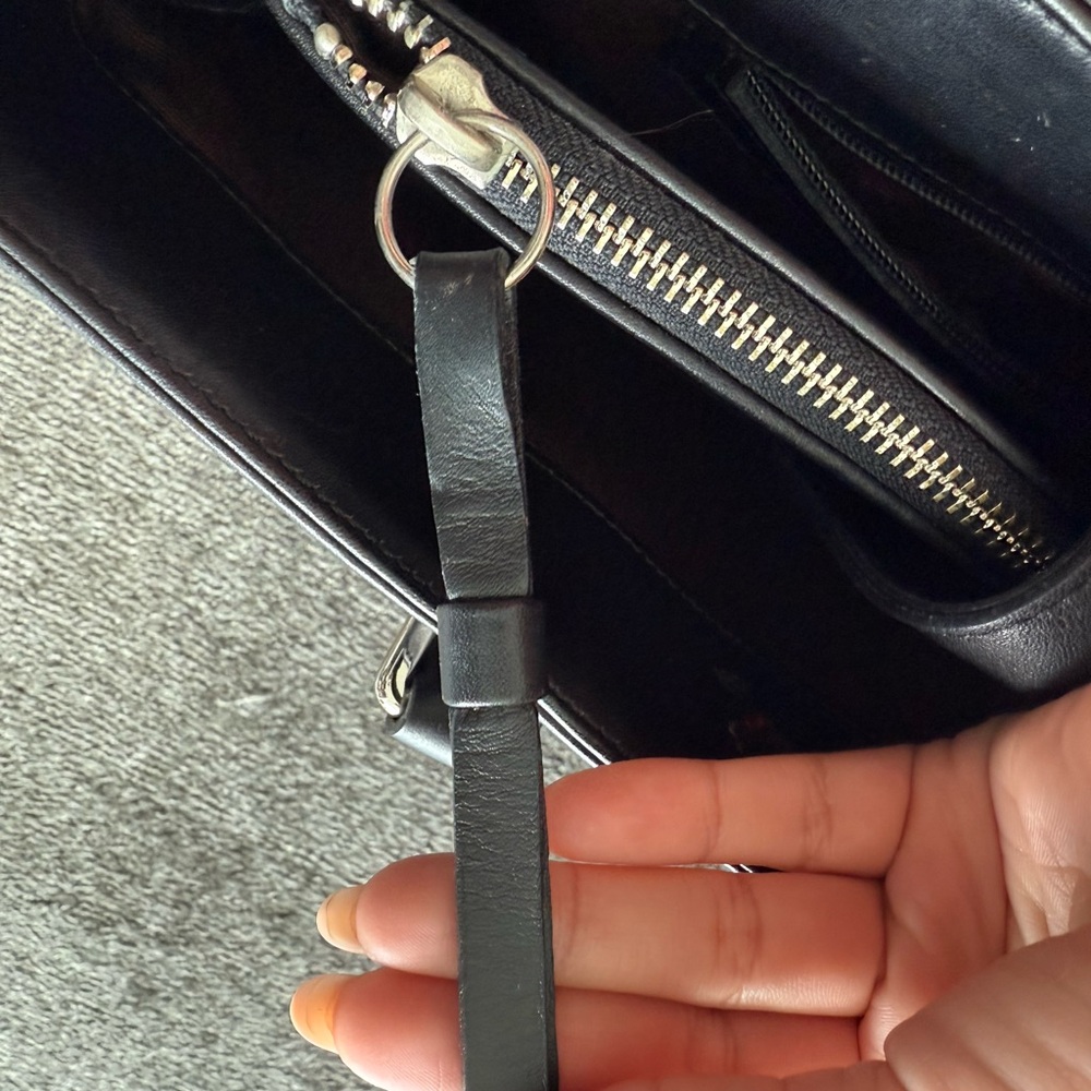 Coach • 9419 Hampton Satchel - Picture 6 of 13